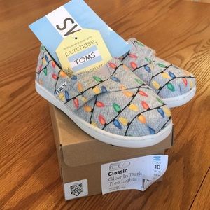 New TOMS Christmas lights glow canvas shoes 10